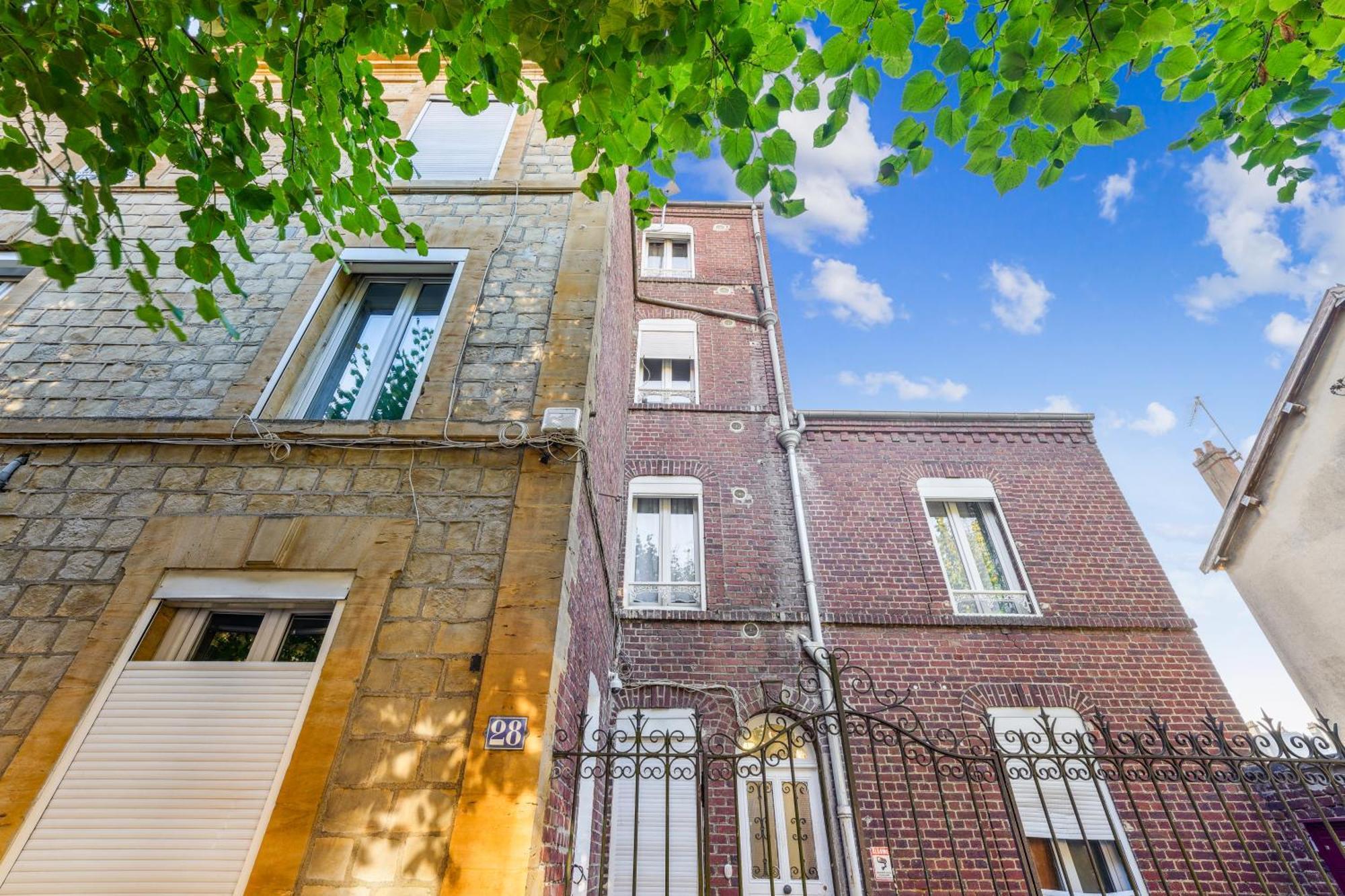 Budget Appart Avec Parking Au Centre-Ville Charleville-Mézières Dış mekan fotoğraf